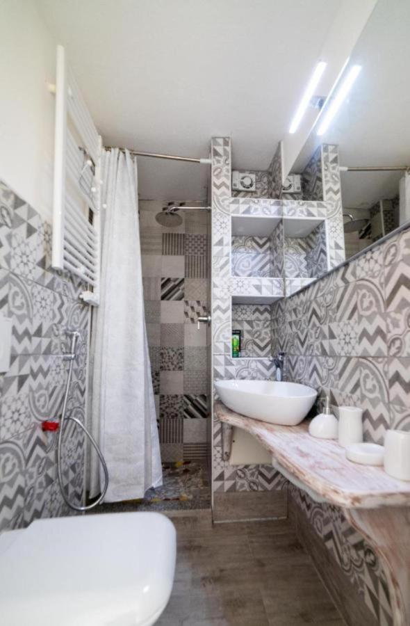 Gemelli Guest House Olbia Esterno foto